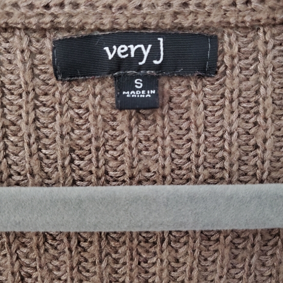 Very J sweater dress with long sleeves. Size small. - Picture 4 of 5